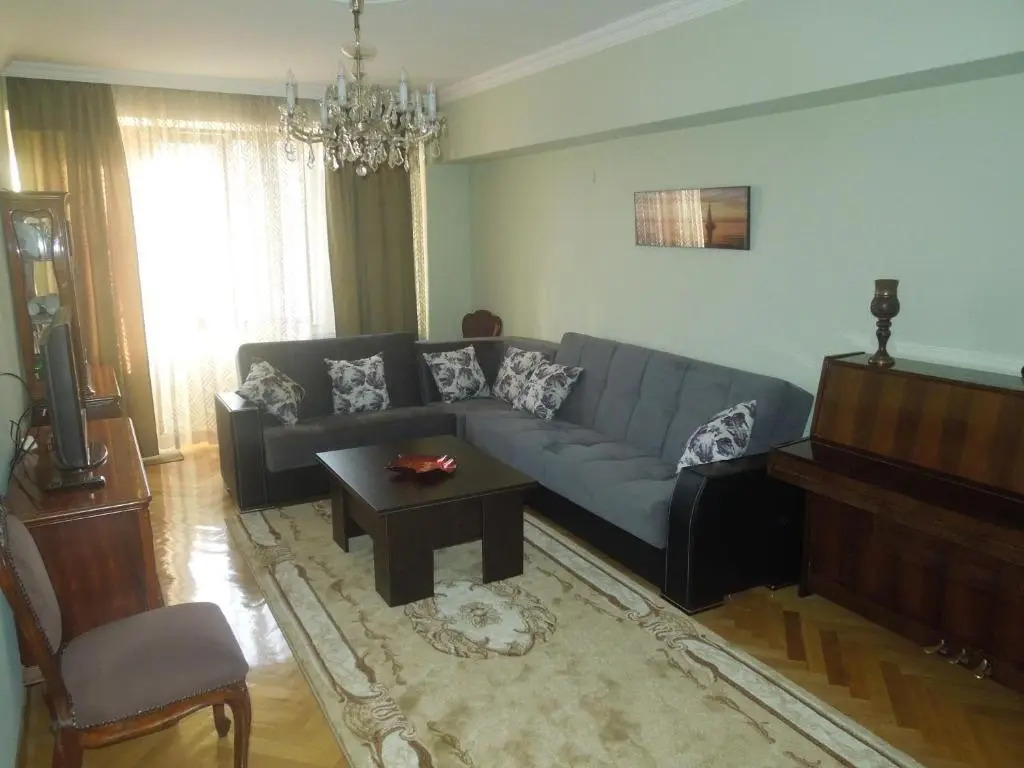 Apartment on 26 May 10/12