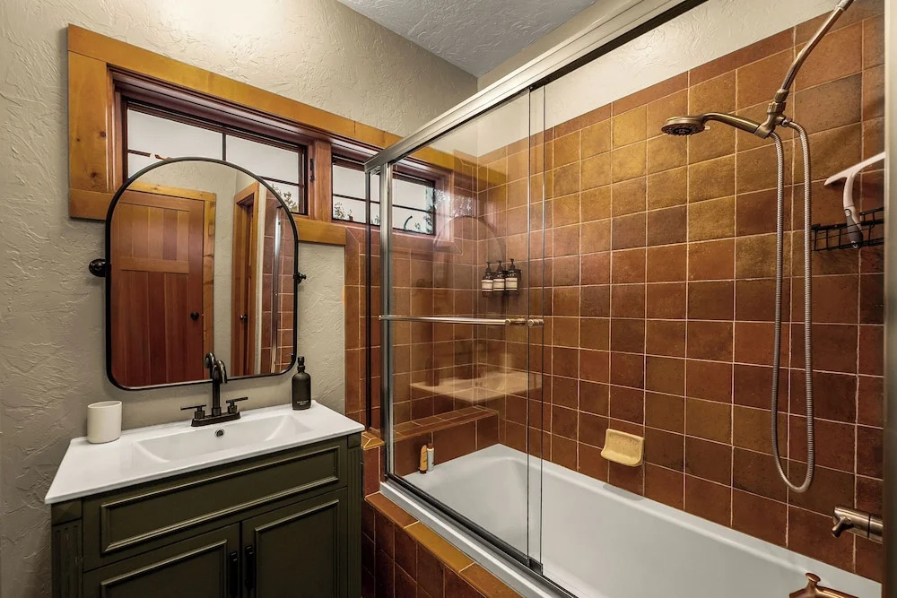 Royal Elk Lodge