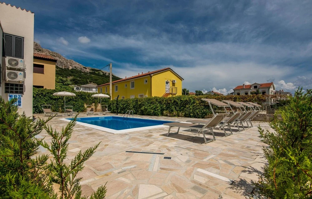 Awesome Home in Jurandvor With 3 Bedrooms, Wifi and Outdoor Swimming Pool