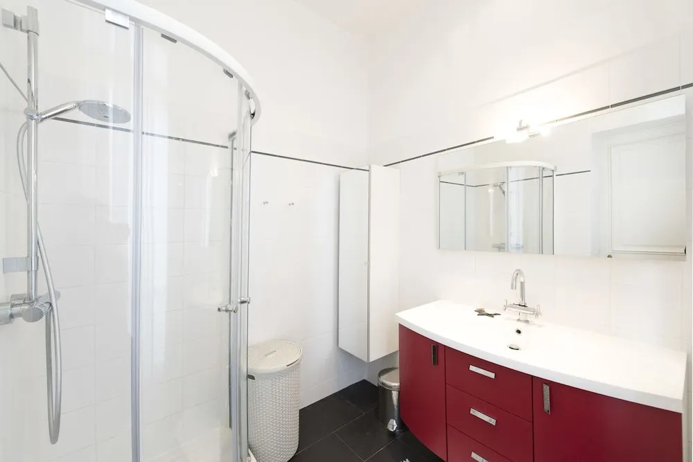 Duplex Near Trocadero