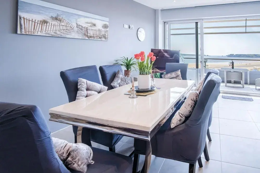 Waters Edge - 2 Bedroom Apartment - Tenby