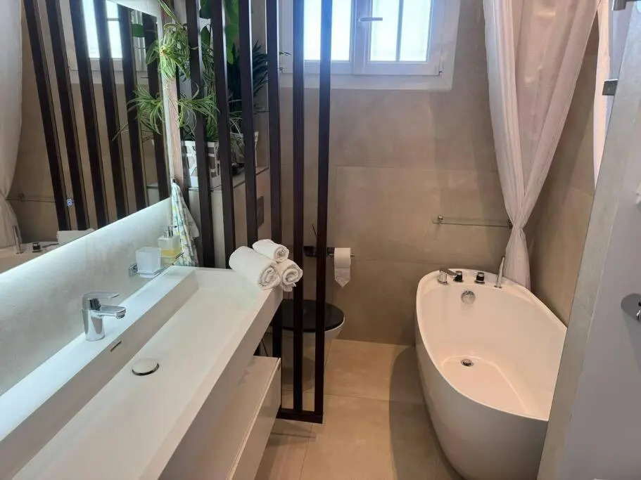 Contemporary Studio Juan Les Pins