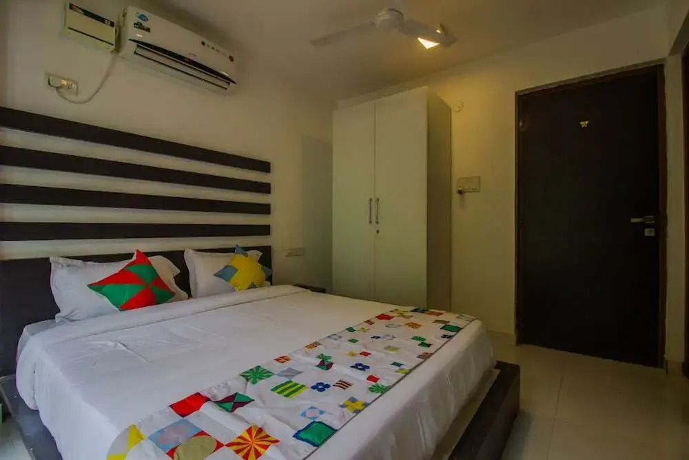 OYO Home 17402 Pool View Villa 4BHK