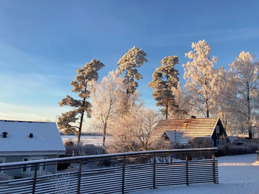 Lovely holiday home with a view of Lake Bolmen