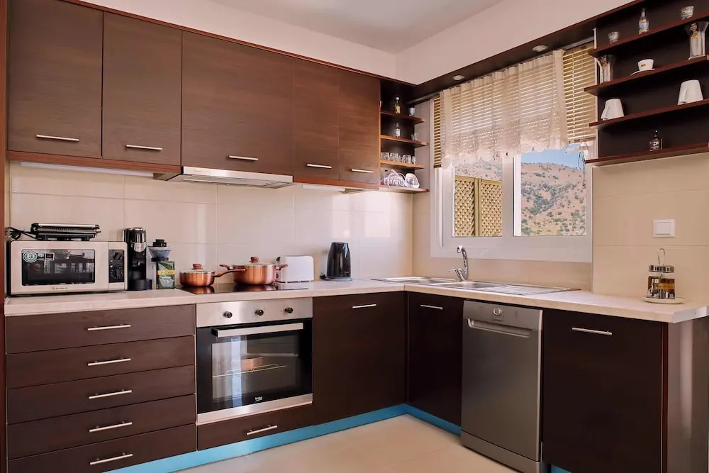Lake View Suites
