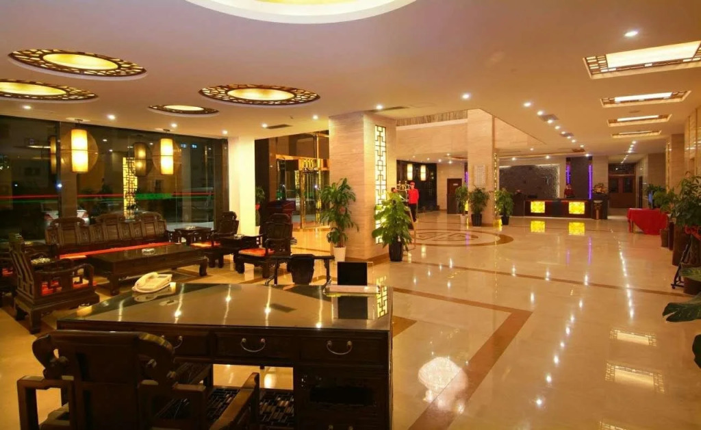 Jasper International Hotel