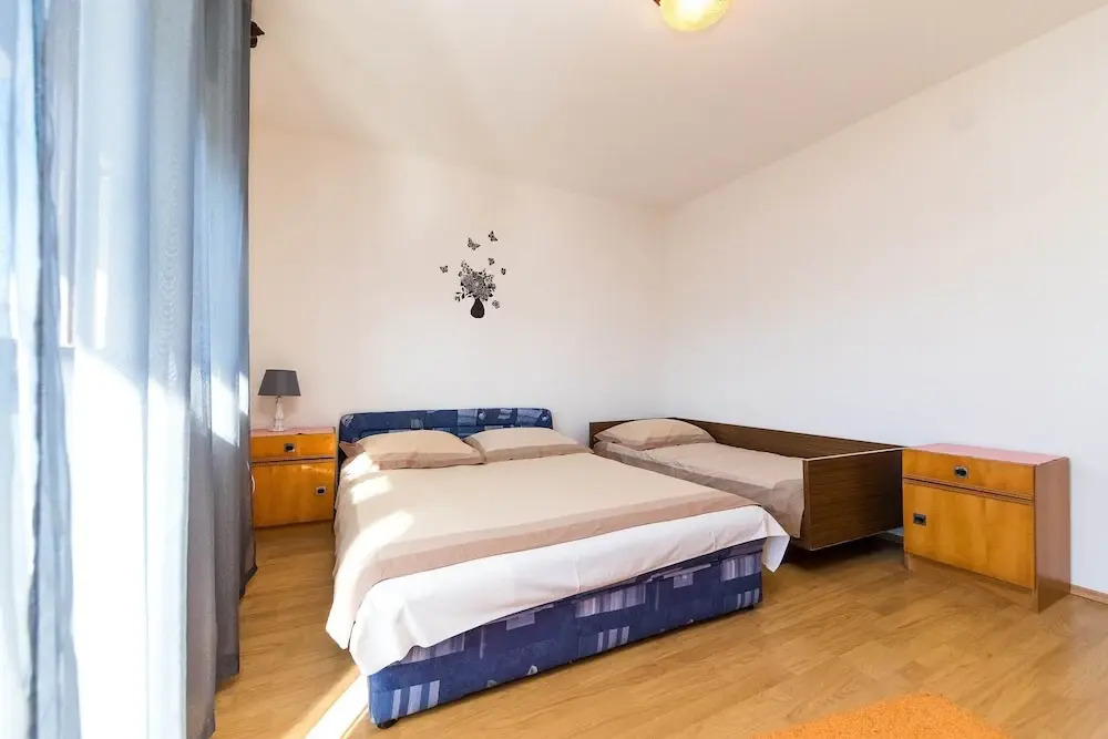 Apartment Eni