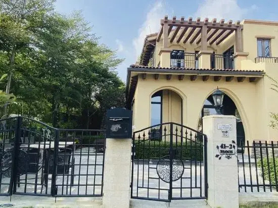 Hazens East Resort Hotel