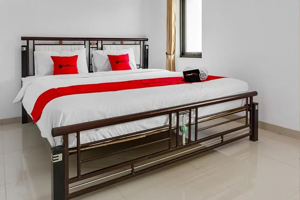 RedDoorz near Jawa Timur Park 3