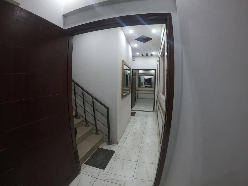 Stayflix Entire Private Room, DHA