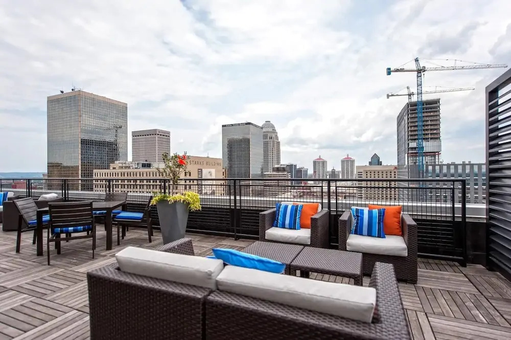 TWO Luxurious 1 BR CozySuites in Downtown Louisville