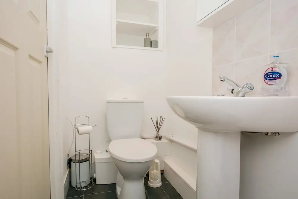 Modern 5 Bedroom House In Battersea