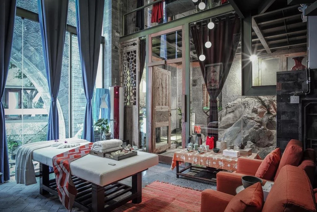 YangLiPing Art Hotel