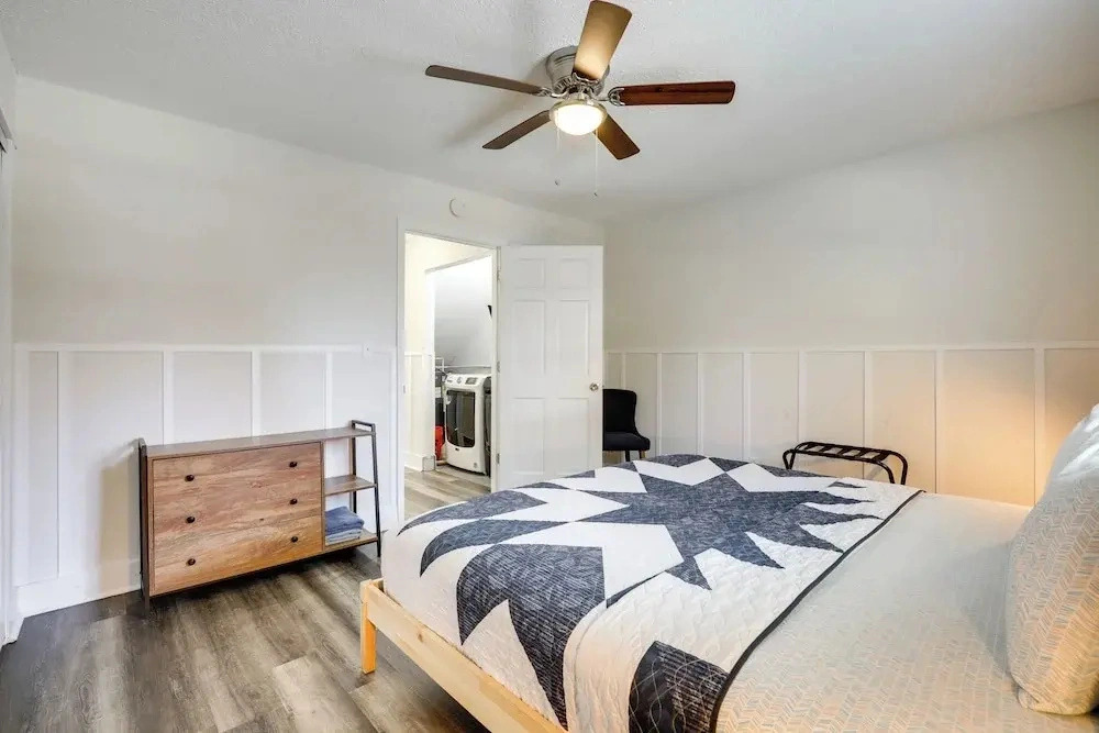 Stylish & Walkable! Pet-friendly St Augustine Gem
