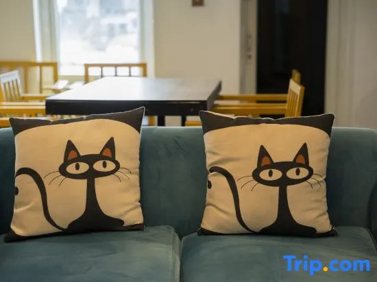 Old Quarter 3BR Home | 1km to Hoan Kiem Lake | Food & Easy Access