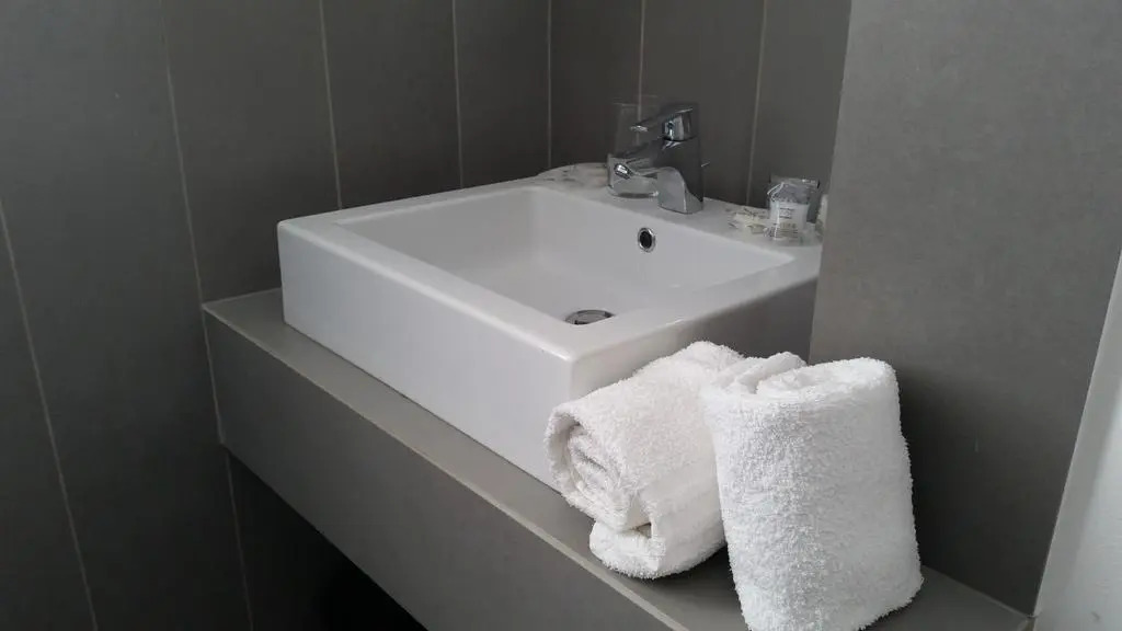 Up Room & Suite