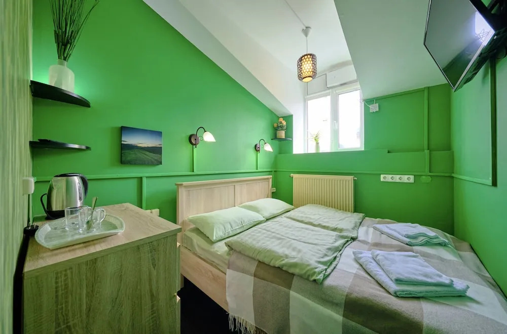 Liberty Island Hotel