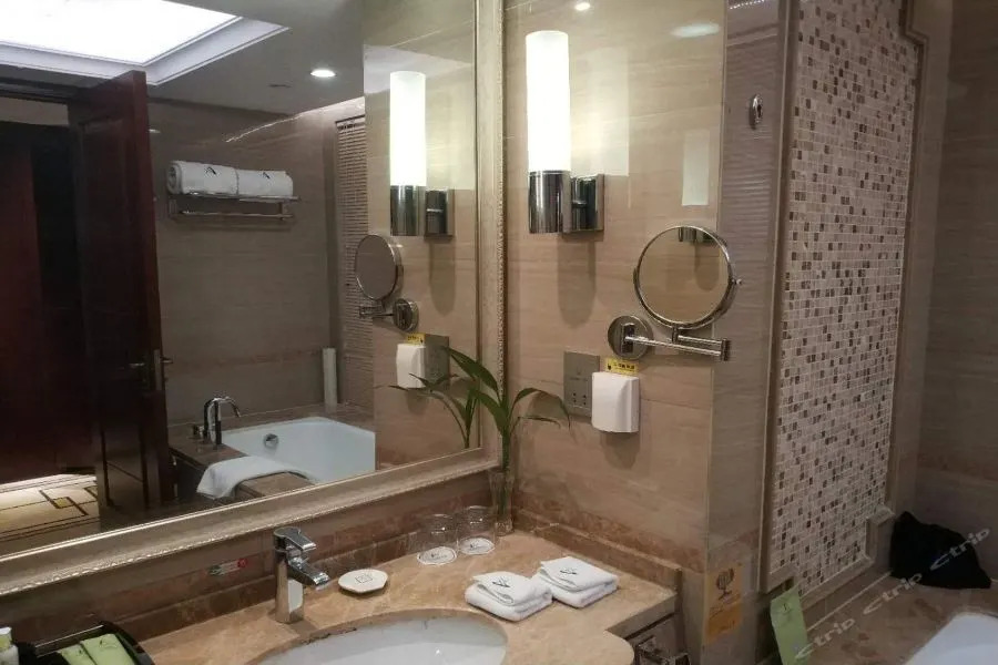 Arcadia Rong Yi Warmth Hotel