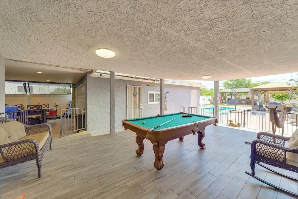 Game Room, Pool! Family Home 25 Mi to Disneyland