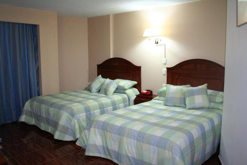 Leo Hotel