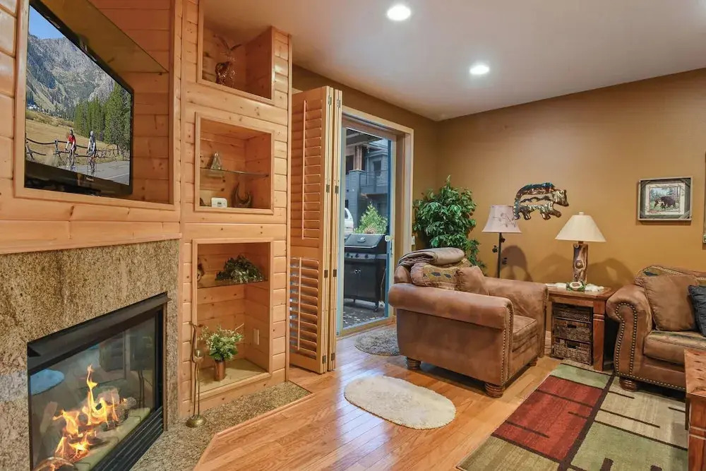 Crystal Charm Amazing 3 BDR Condo Close to Beaches, Casinos, & Skiing!
