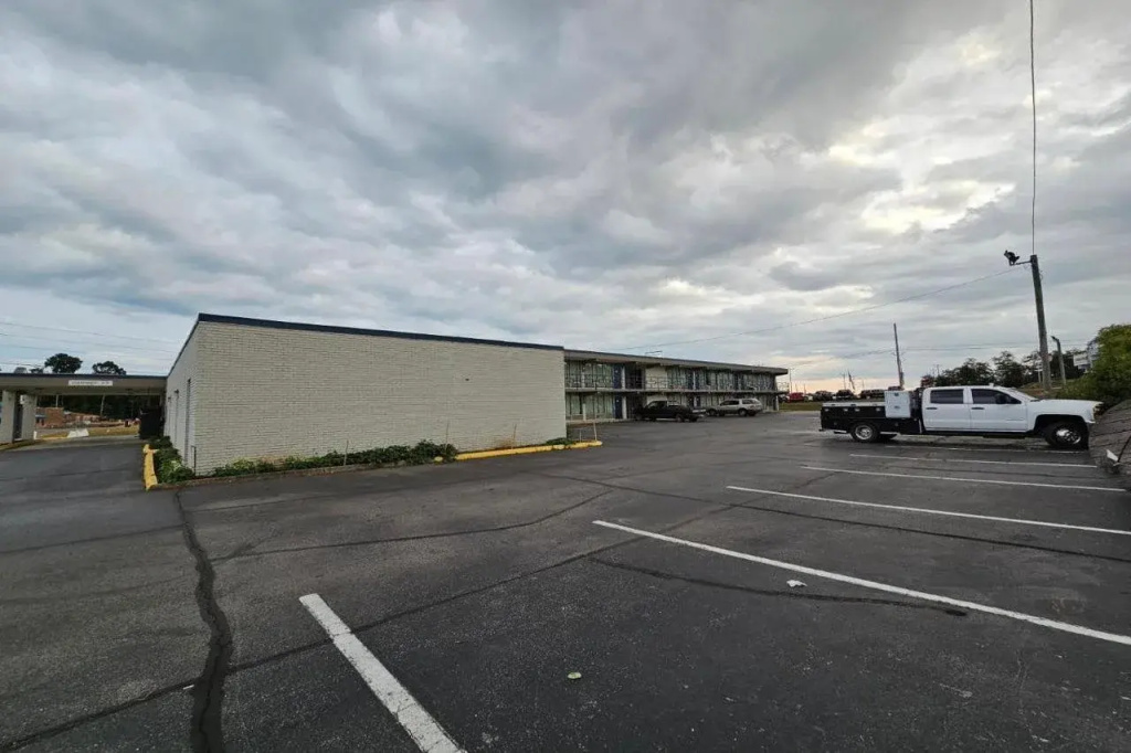 Relax inn by OYO Greeneville Near Hwy US-321