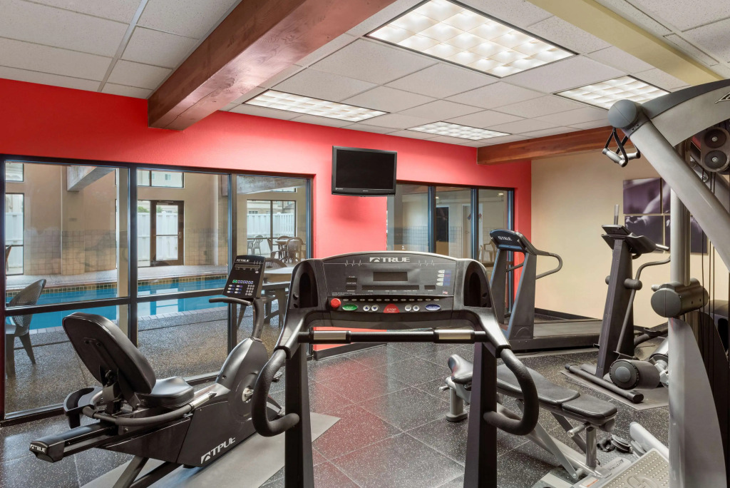 Country Inn & Suites by Radisson, Council Bluffs, IA