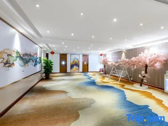 Zhongshan Baoyue Boutique Hotel (Xiaolan Town Baofeng Shopping Center)