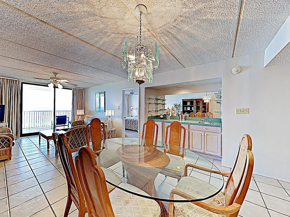 New Listing! Beautiful 8th-floor W/ Balcony 2 Bedroom Condo