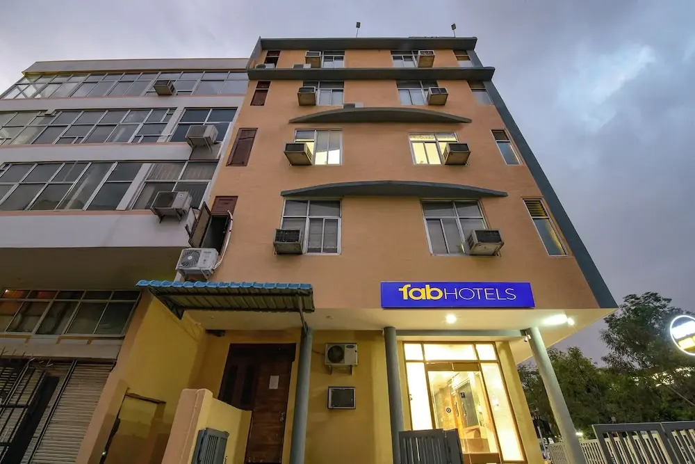 Fabhotel Silver Stay 04