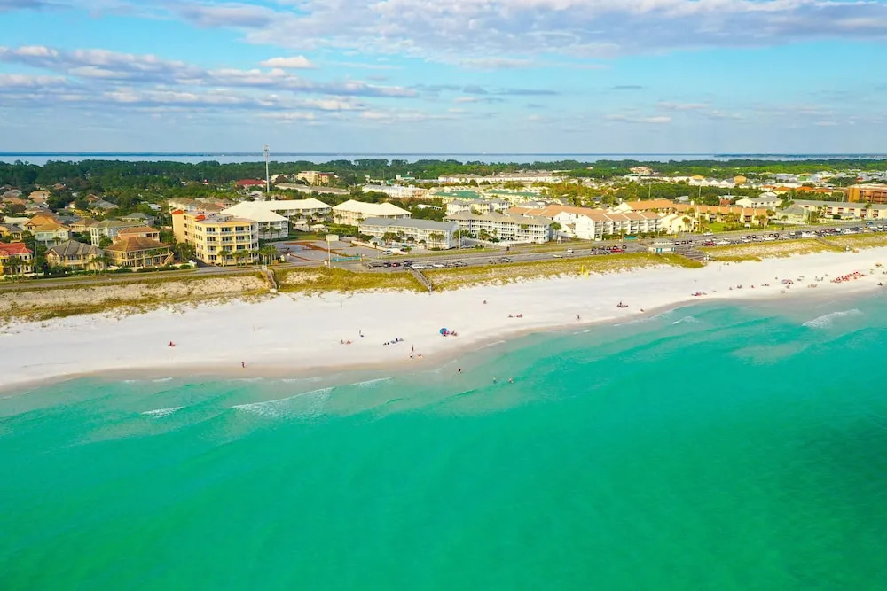 Steps To Beach! Chic Gulf-view Corner Unit W/ Pool 1 Bedroom Condo