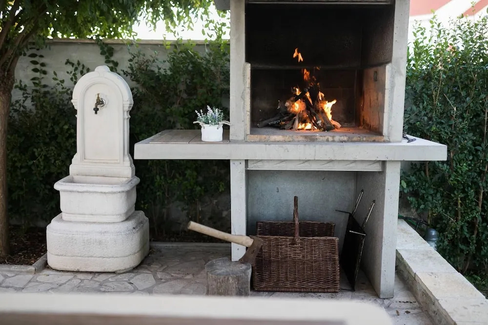 Villa Eleganza With Pool For 9 Guests , Zadar