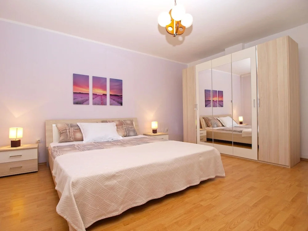 Apartment 1482