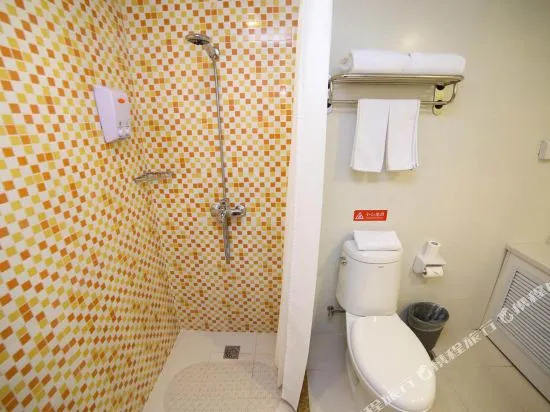 Home Inn (Dangyang Huancheng East Road Sport Center)