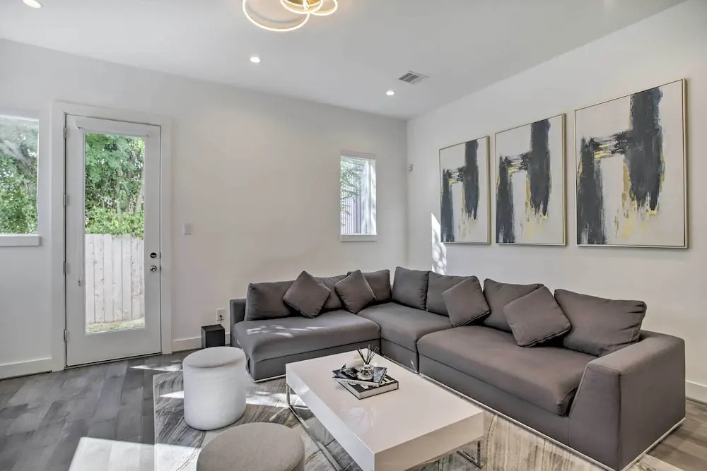 Newly-built Luxury Galleria Area Townhome!
