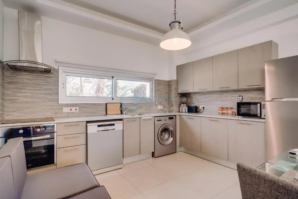 Dream 3bdr villa with private pool near the beach!