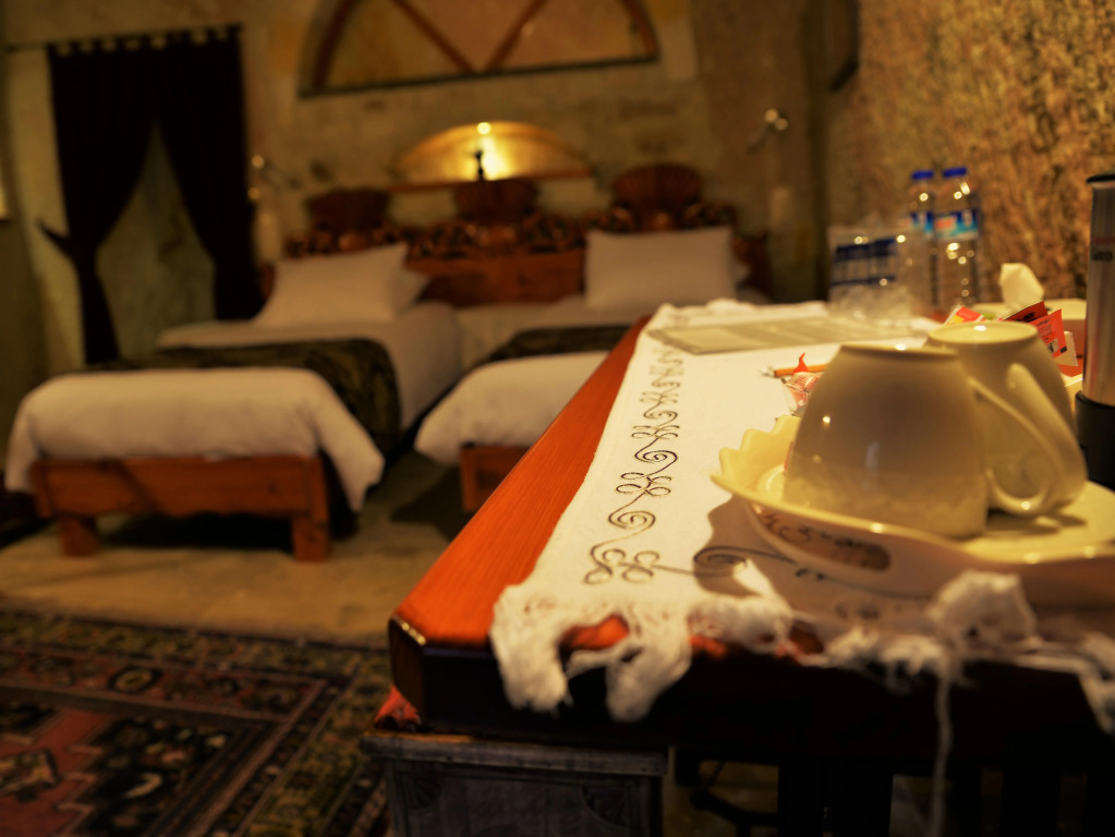 Canyon Cave Hotel