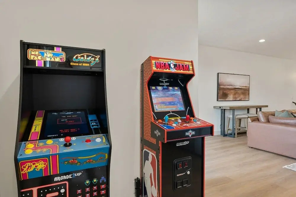 Adventure Central At Desert Color 6 Bedroom Townhouse