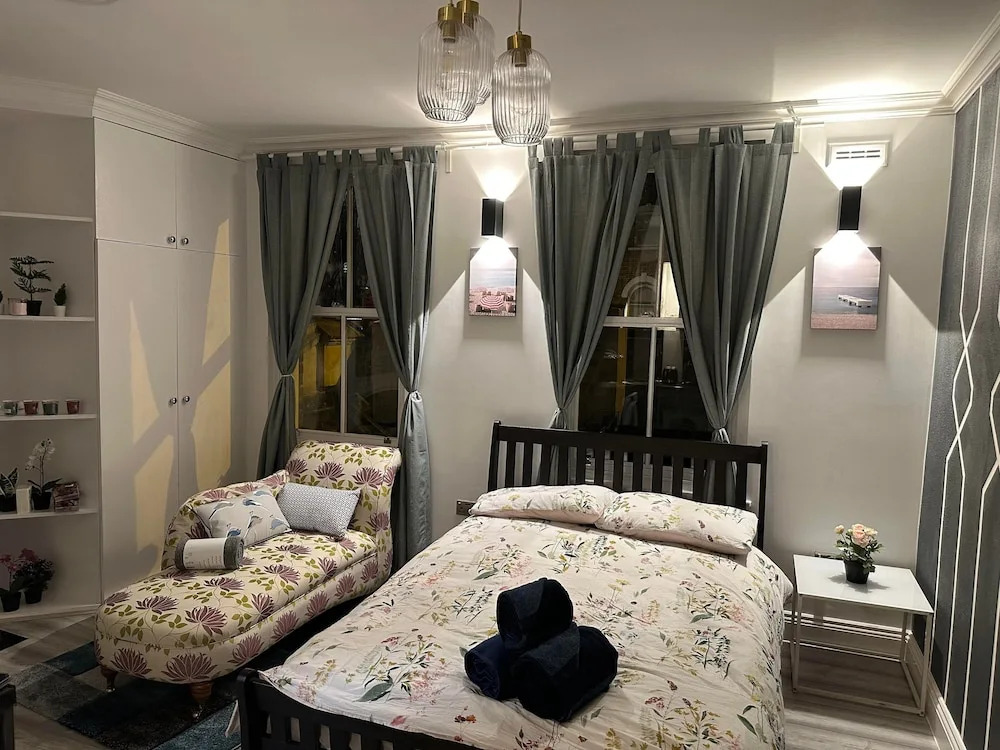 Fabulous Apartment to Acton Town