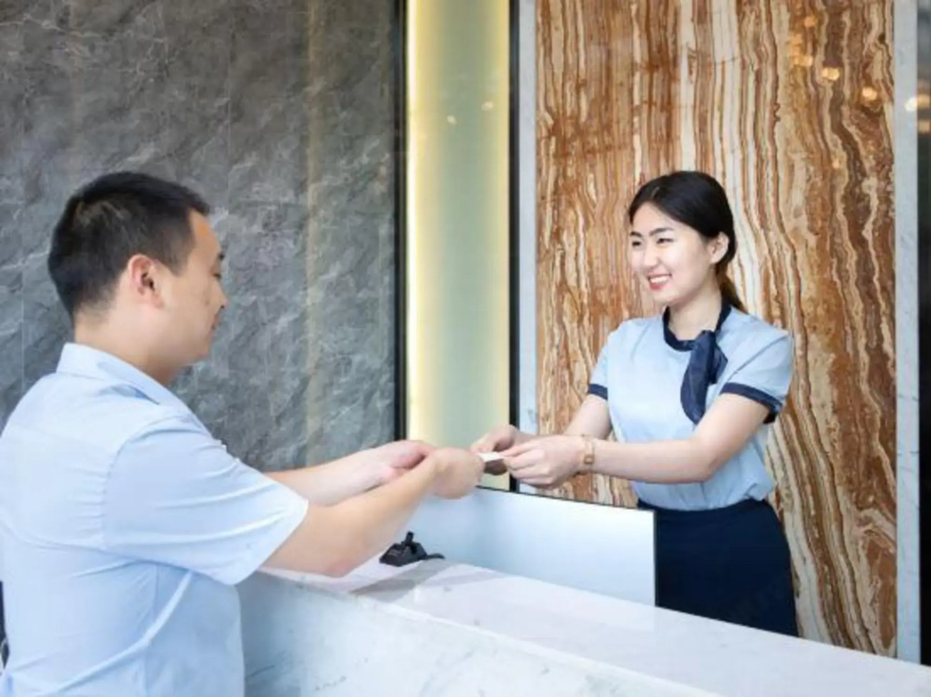 5 Hotel