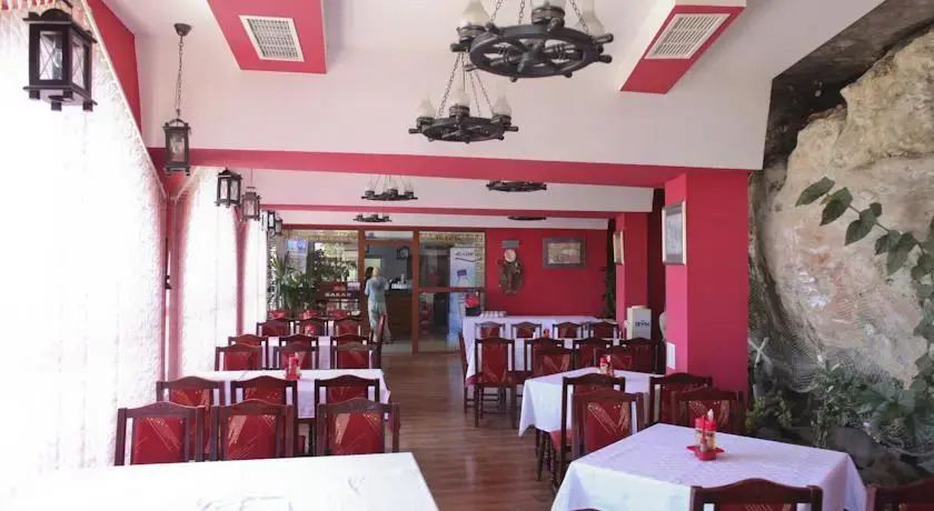 Ribarska Sreshta Family Hotel