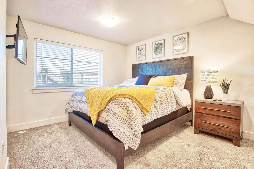 Beautiful 3 Bedroom Townhouse in Old Town North, Brewery District