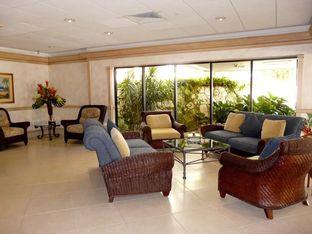 Inviting Beachfront Condo With Large Balcony and Pool