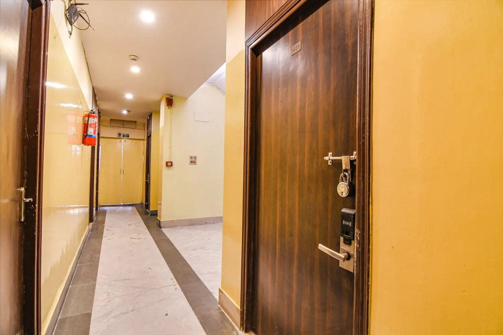 FabHotel Aayash - Nr City Center Metro Station