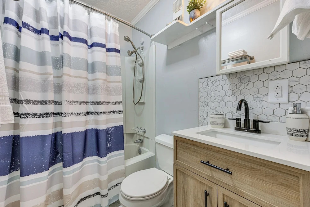 North Topsail Beach Condo w/ Ocean-view Balcony!