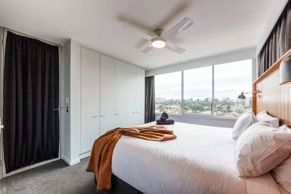 Exquisite 2 Bedroom Beach City Views
