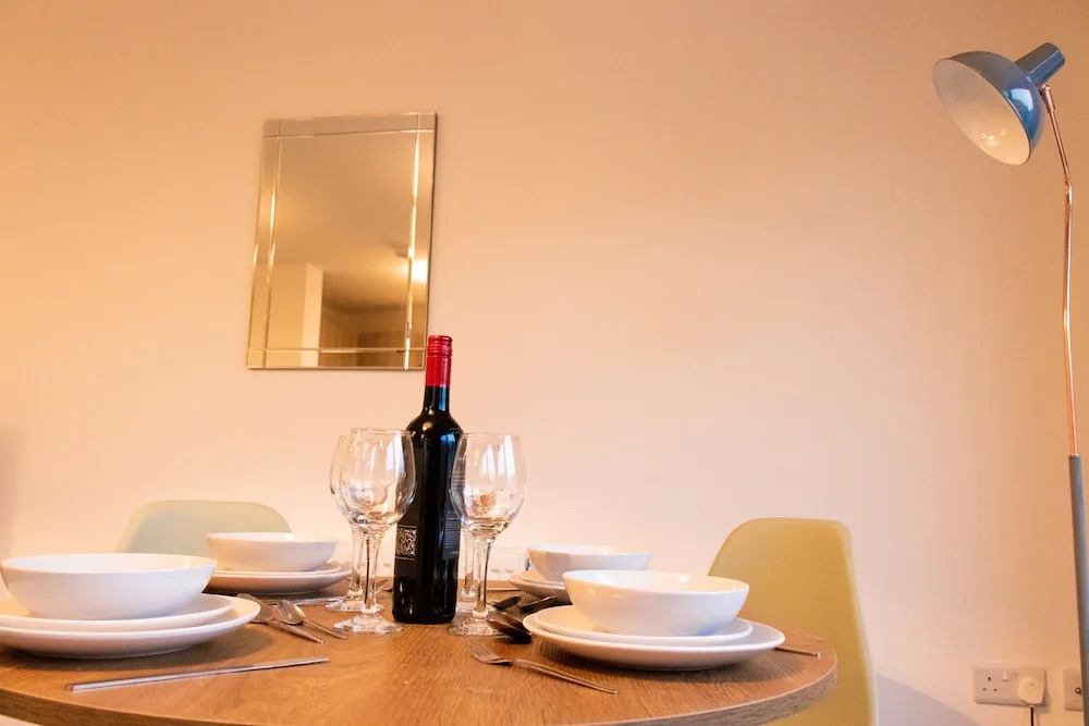 Livestay-modern 2 Bed Apartment Close to Heathrow