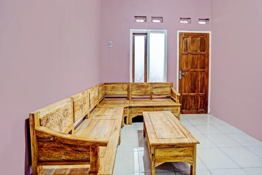 Hotel O Sobat Ijen HomestayNearSungai Prengsengan