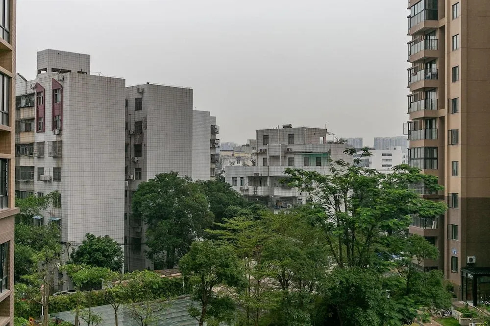 Locals Boutique Apartment Huafa Plaza 24