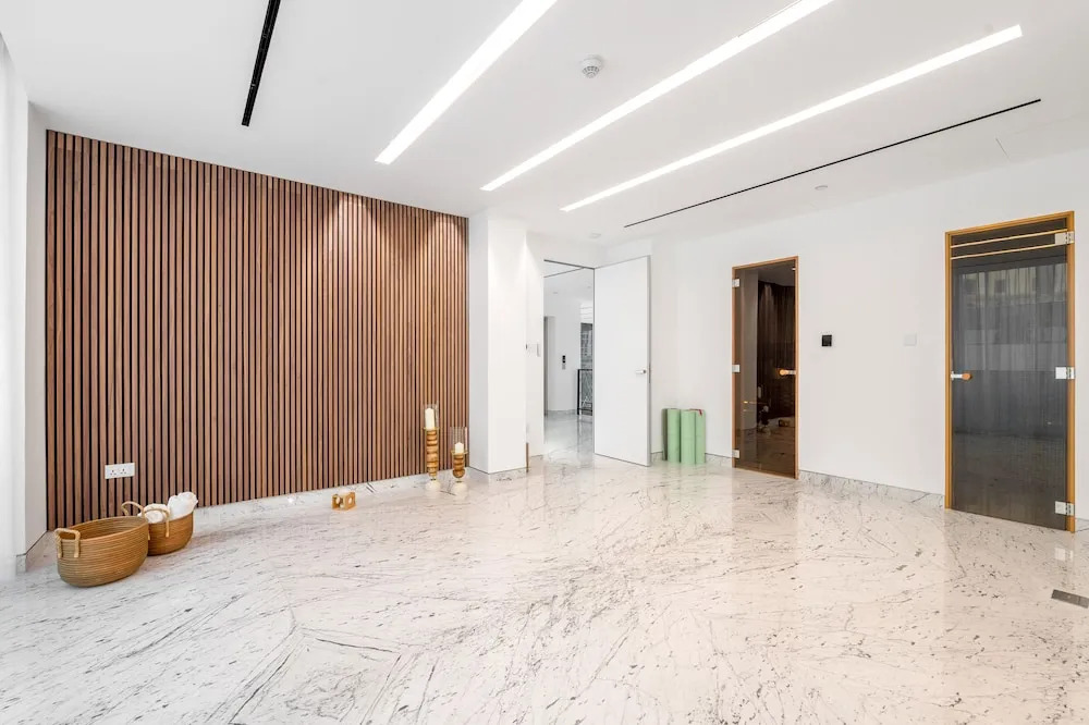 Luxe Dubai Marina 3Flr 4BR w Pool Sauna